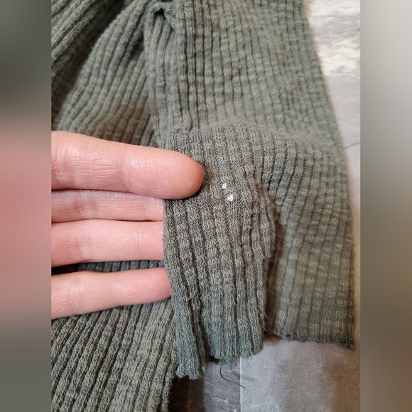 Free People Beach World Traveler Waffle Knit Cowl Neck Sweater. Green. Boho. M. - Picture 7 of 9